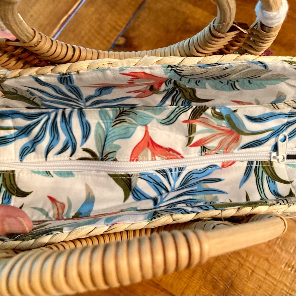NEW Natural Hyacinth Raffia Straw Purse Tote Bag Tassel Tropical Size 12 x 14" - Picture 8 of 11